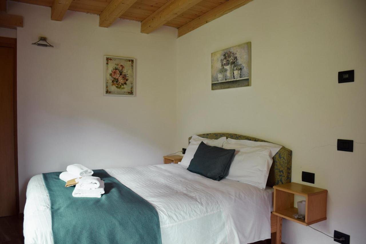 La Tana Del Tasso Rooms&Breakfast Camerata Cornello Exterior photo