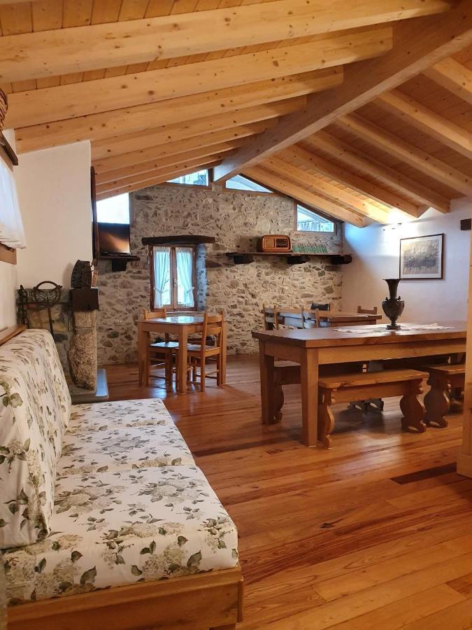 La Tana Del Tasso Rooms&Breakfast Camerata Cornello Exterior photo