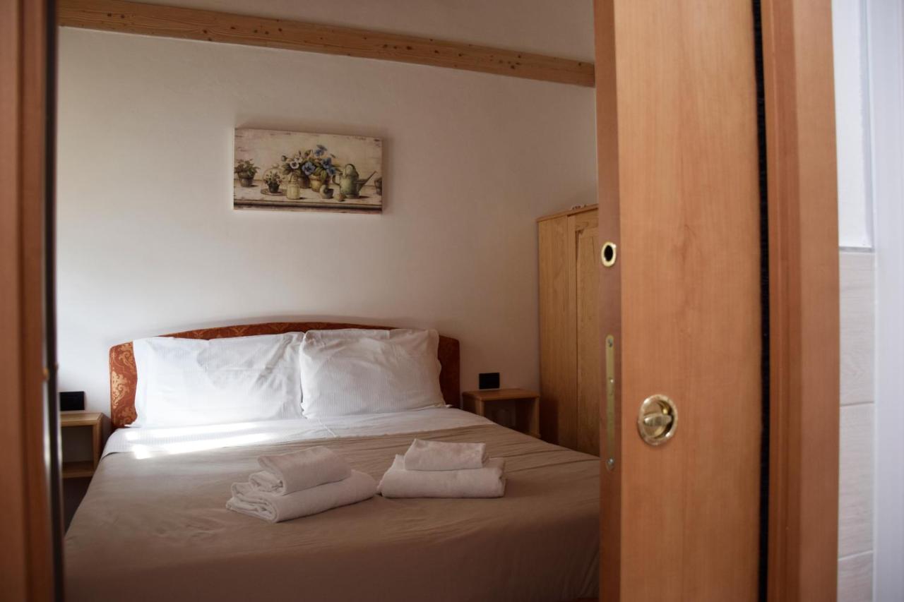 La Tana Del Tasso Rooms&Breakfast Camerata Cornello Exterior photo