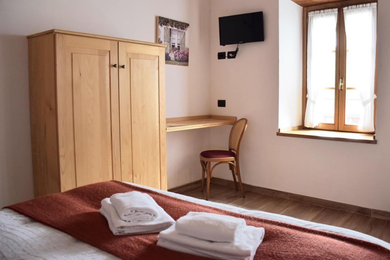 La Tana Del Tasso Rooms&Breakfast Camerata Cornello Exterior photo
