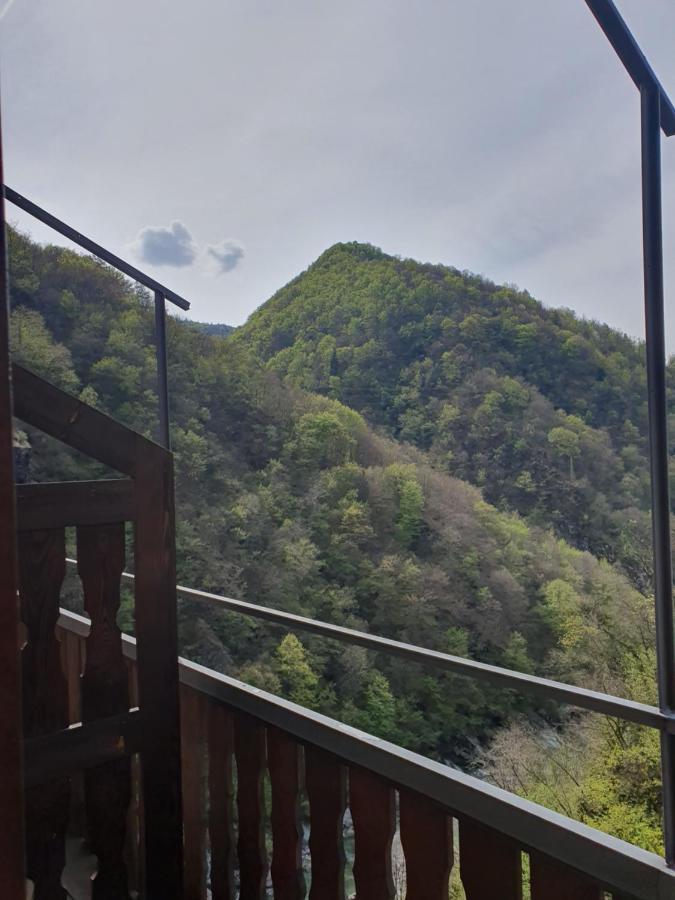 La Tana Del Tasso Rooms&Breakfast Camerata Cornello Exterior photo