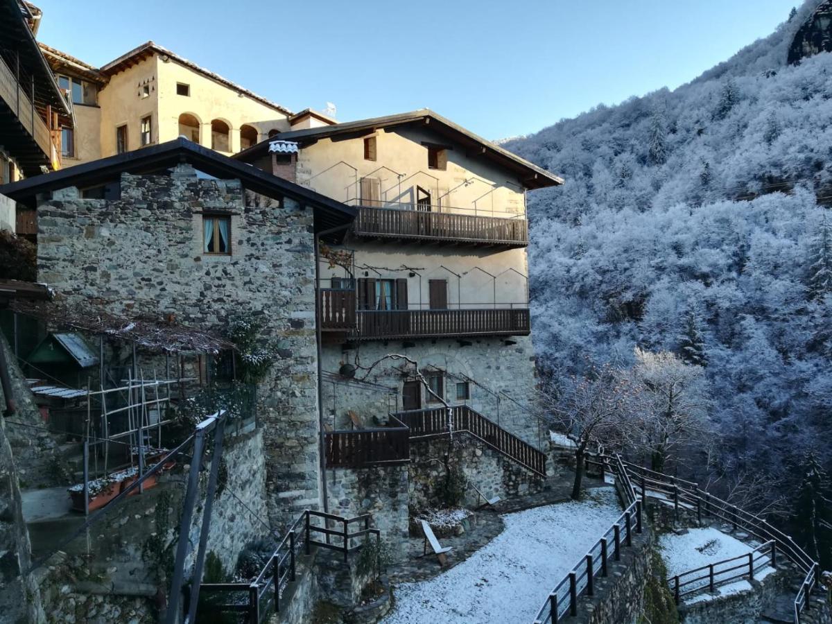 La Tana Del Tasso Rooms&Breakfast Camerata Cornello Exterior photo