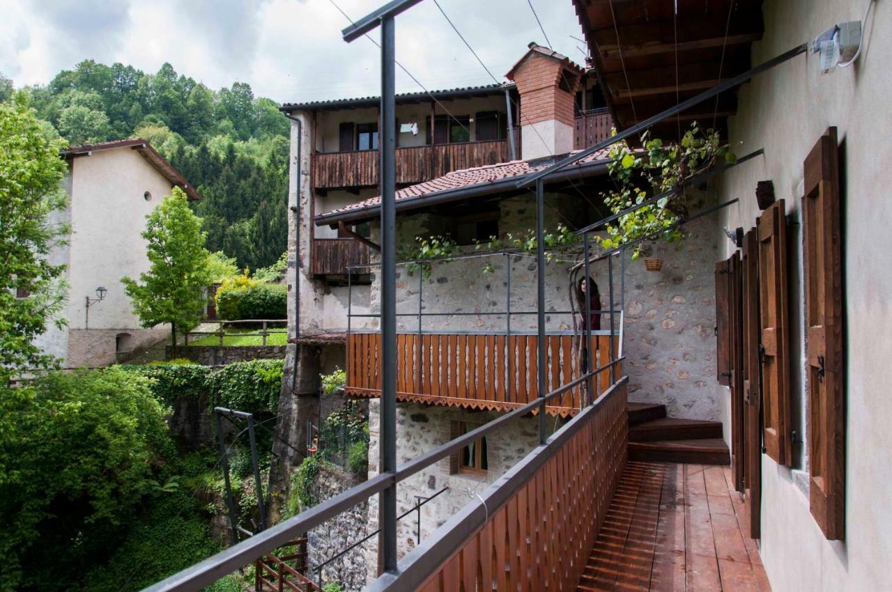 La Tana Del Tasso Rooms&Breakfast Camerata Cornello Exterior photo